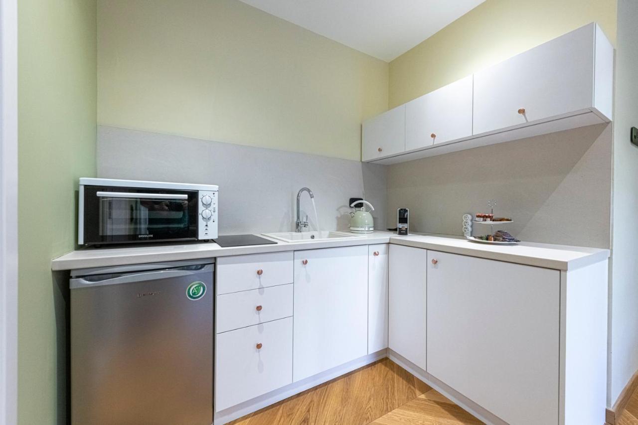 Ipelhome - Plaka Boutique Apartments Атина Екстериор снимка