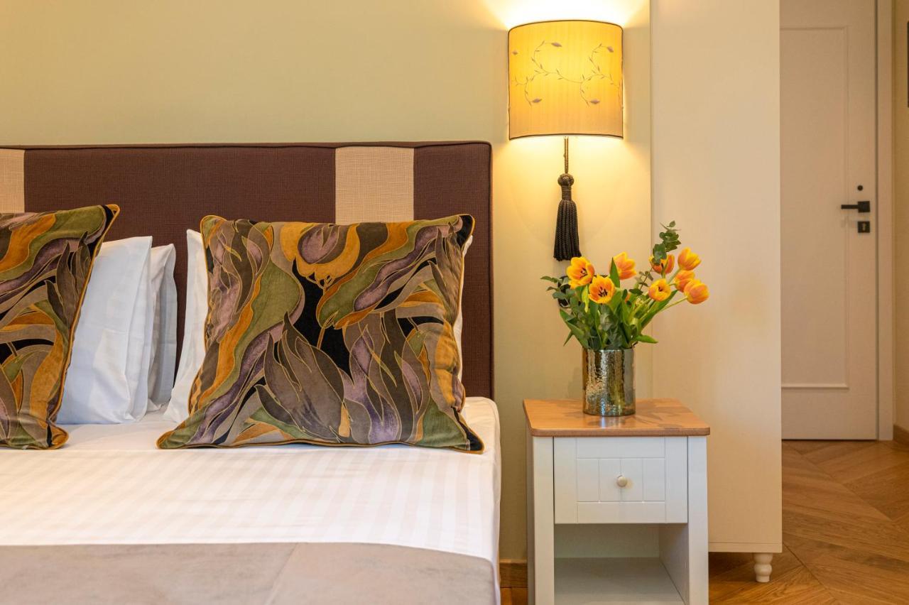Ipelhome - Plaka Boutique Apartments Атина Екстериор снимка
