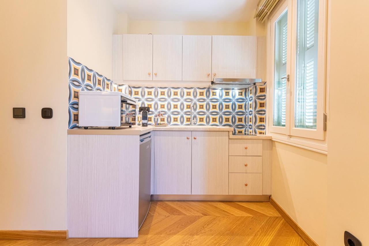 Ipelhome - Plaka Boutique Apartments Атина Екстериор снимка