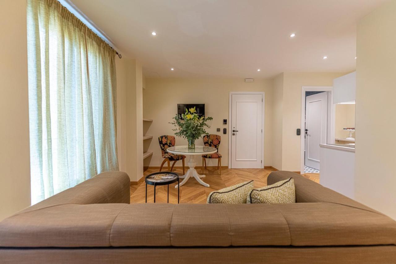 Ipelhome - Plaka Boutique Apartments Атина Екстериор снимка