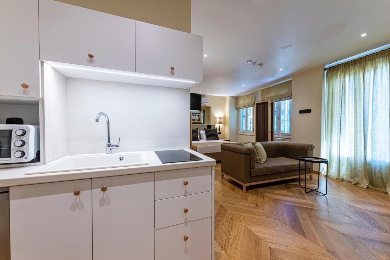 Ipelhome - Plaka Boutique Apartments Атина Екстериор снимка