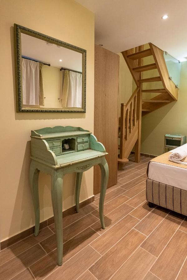 Ipelhome - Plaka Boutique Apartments Атина Екстериор снимка