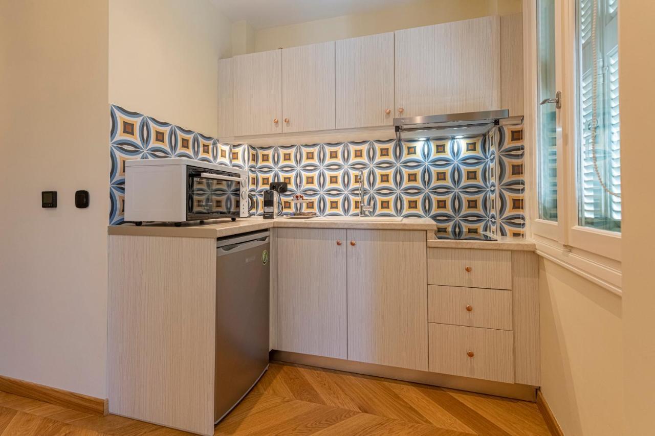 Ipelhome - Plaka Boutique Apartments Атина Екстериор снимка