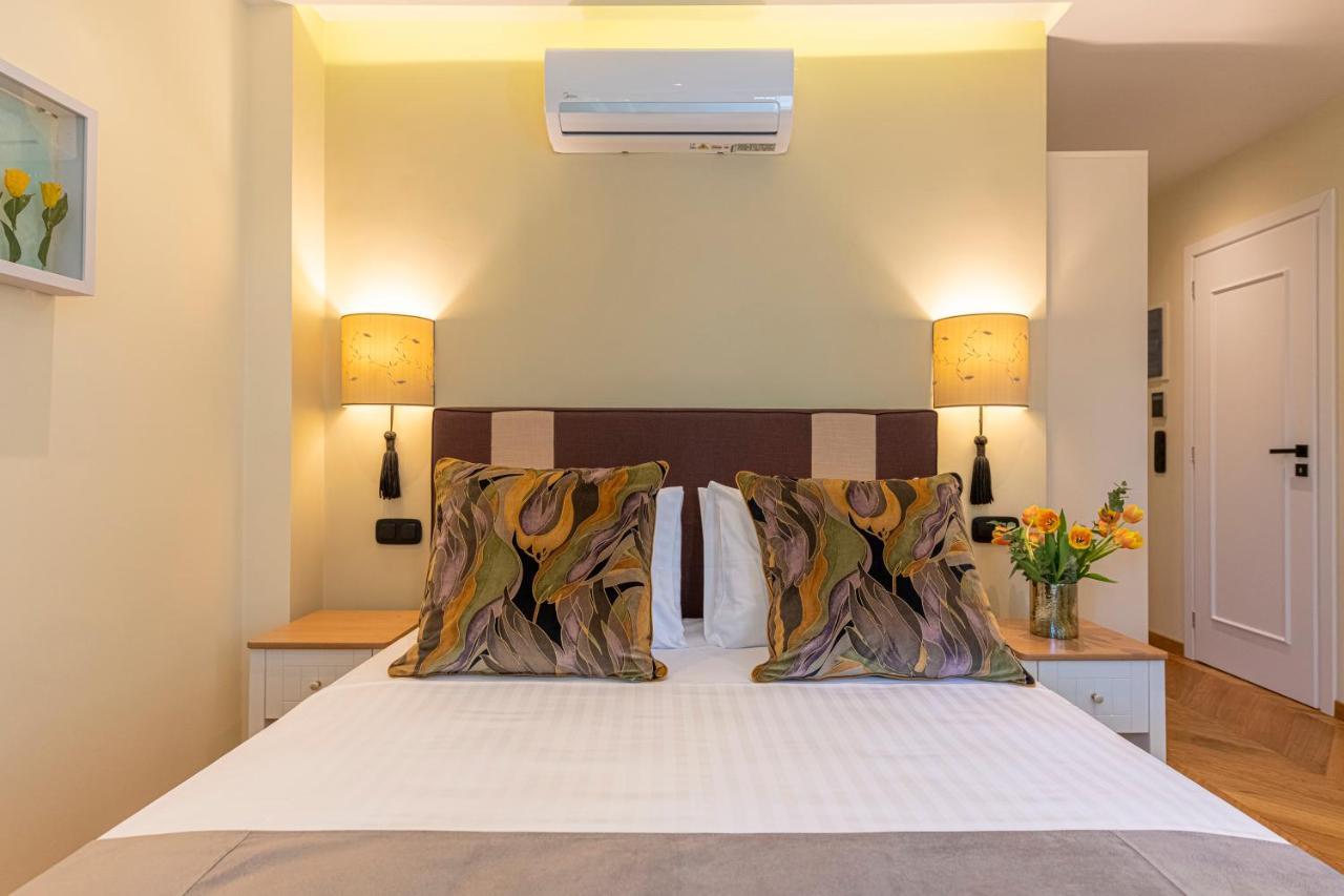 Ipelhome - Plaka Boutique Apartments Атина Екстериор снимка