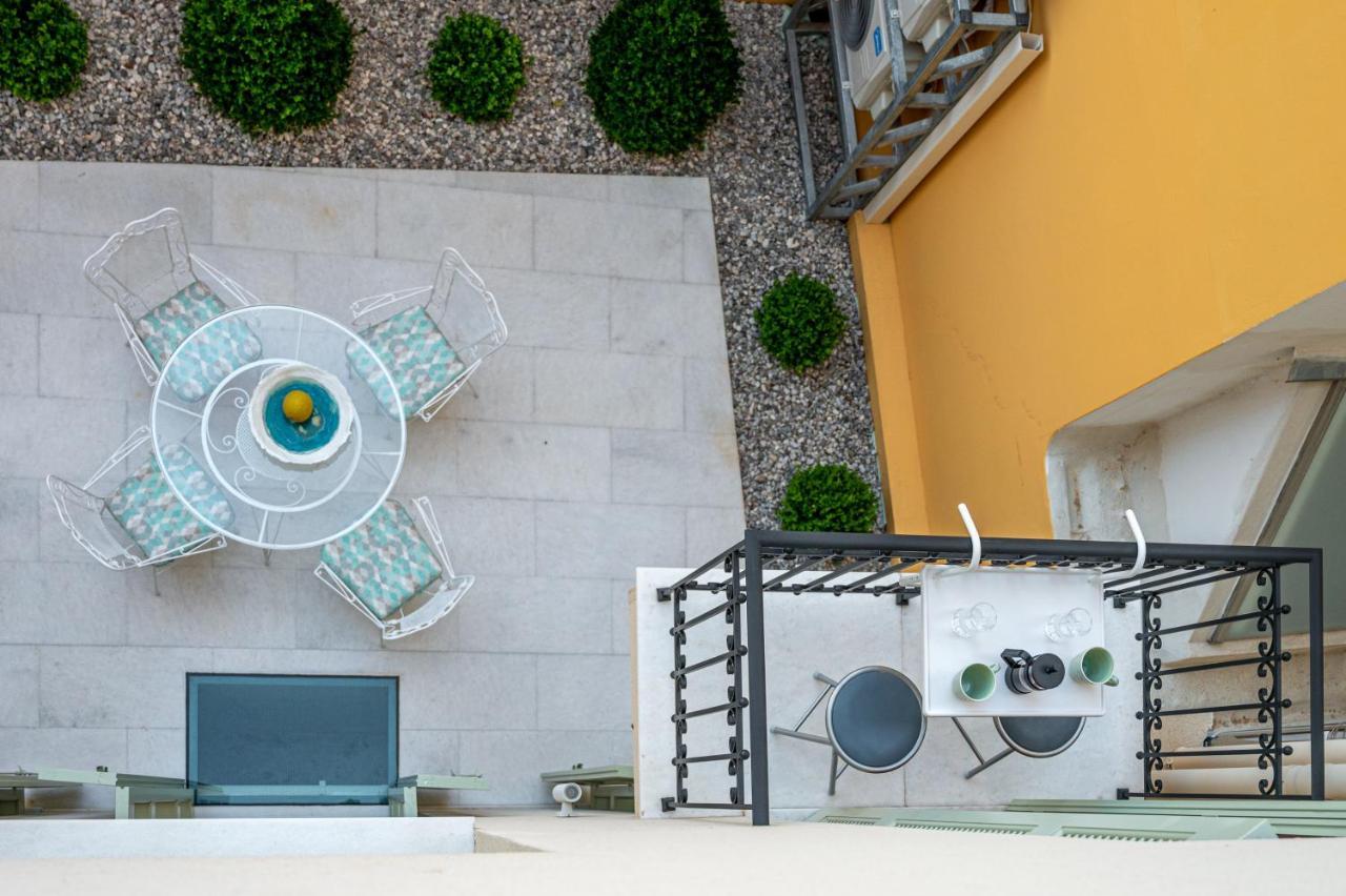Ipelhome - Plaka Boutique Apartments Атина Екстериор снимка